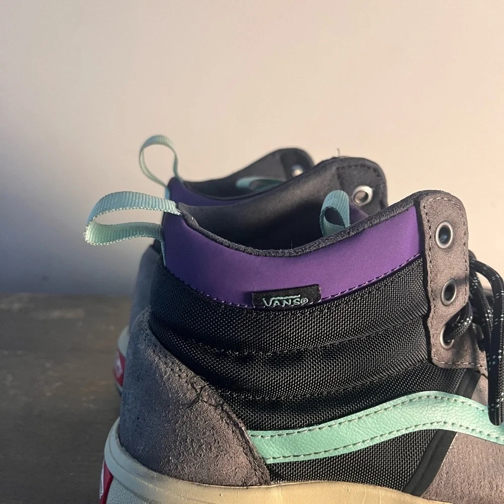 Vans ultra range hi ski sneakers Gray and Teal size men’s 11.5